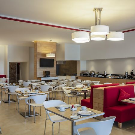 Fiesta Inn Celaya Galerias Экстерьер фото