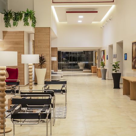 Fiesta Inn Celaya Galerias Экстерьер фото