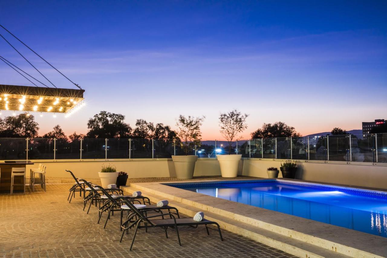 Fiesta Inn Celaya Galerias Экстерьер фото