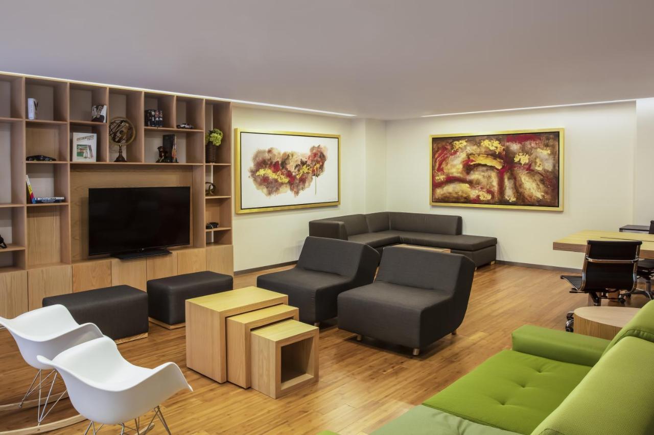 Fiesta Inn Celaya Galerias Экстерьер фото