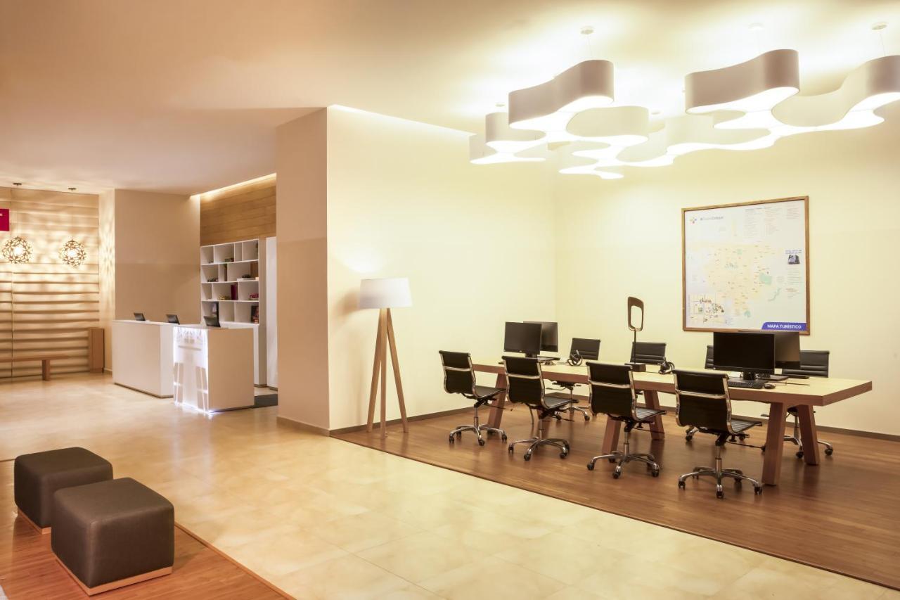 Fiesta Inn Celaya Galerias Экстерьер фото