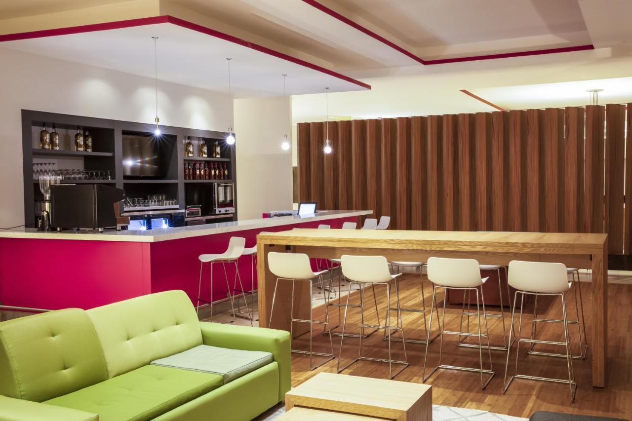 Fiesta Inn Celaya Galerias Экстерьер фото