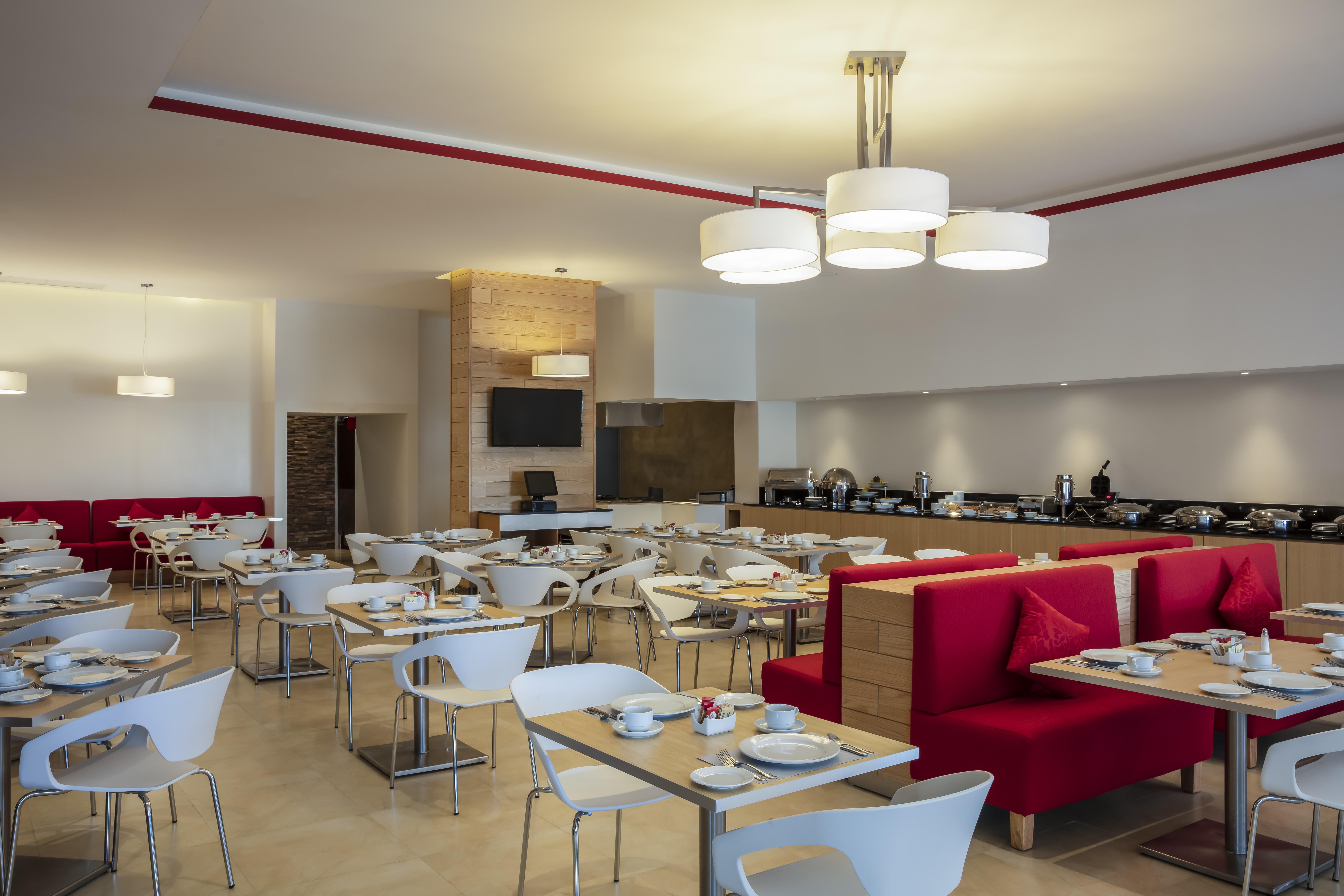 Fiesta Inn Celaya Galerias Экстерьер фото