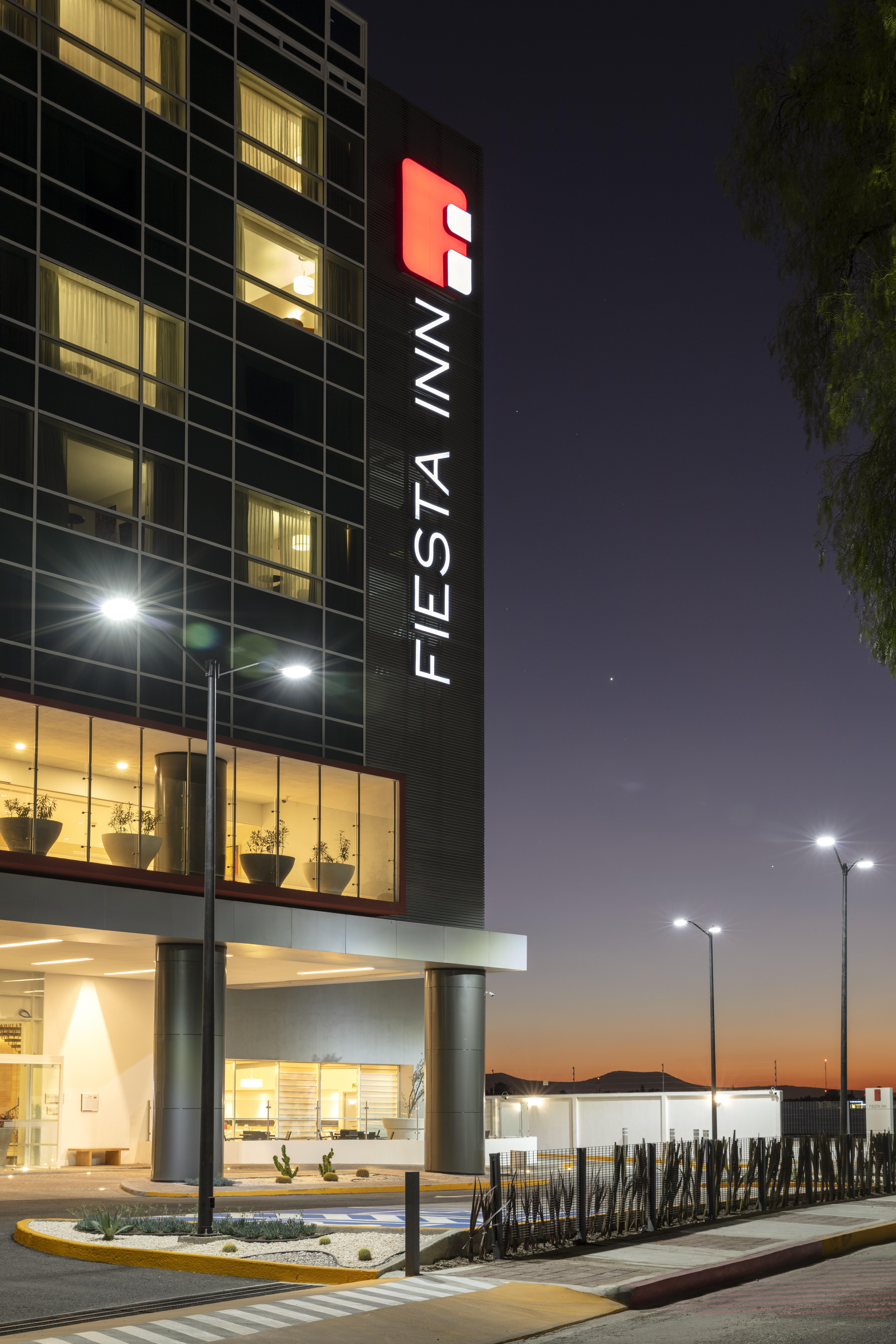 Fiesta Inn Celaya Galerias Экстерьер фото