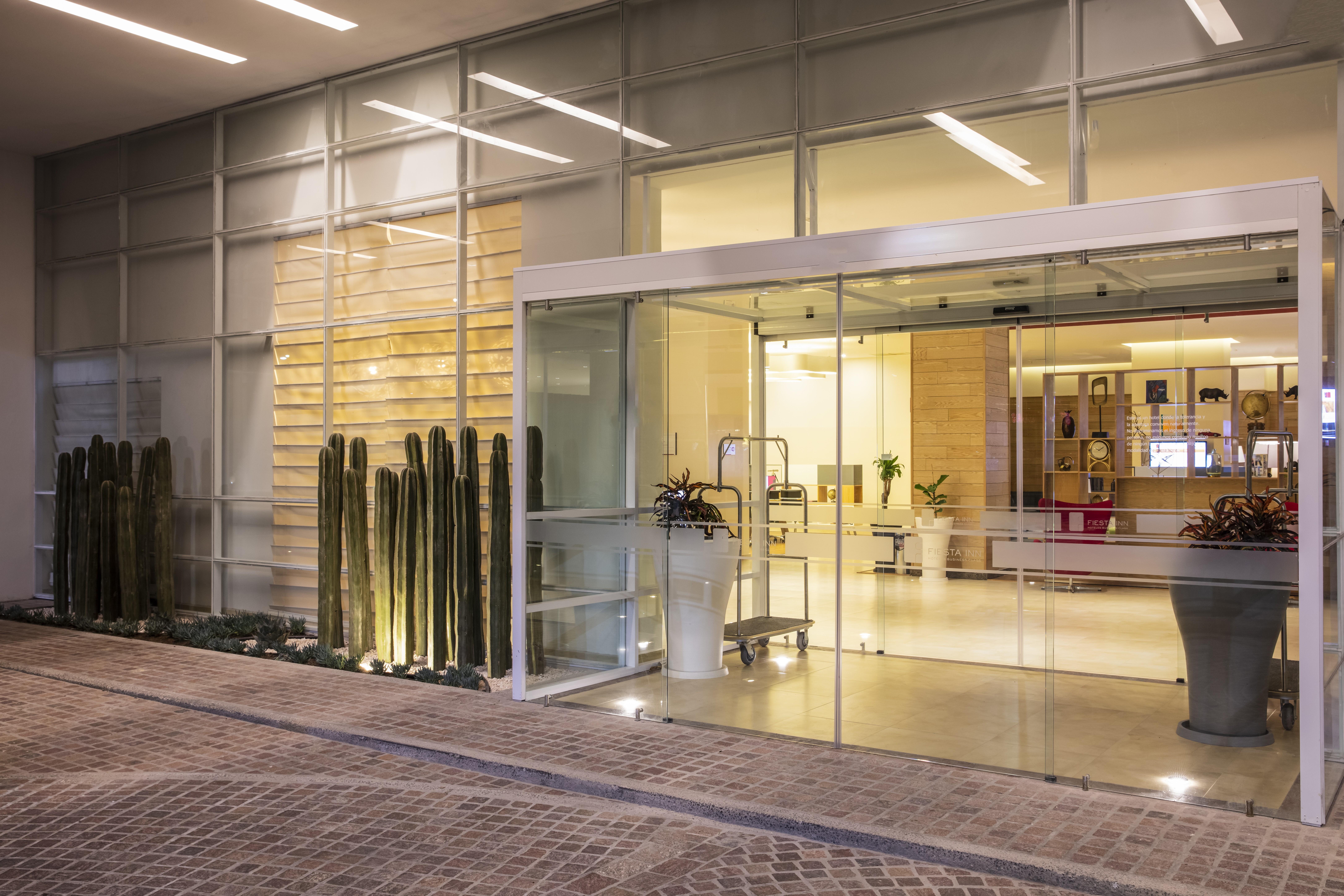 Fiesta Inn Celaya Galerias Экстерьер фото