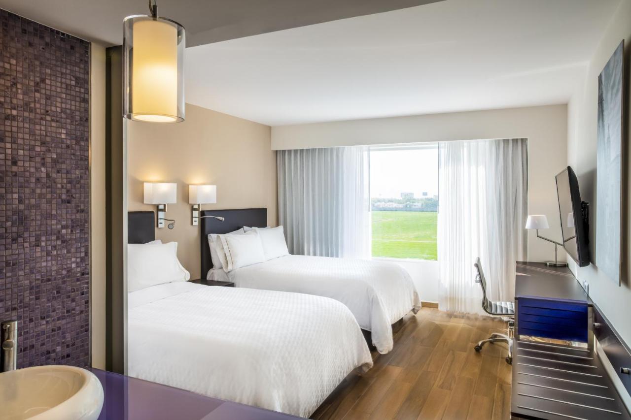 Fiesta Inn Celaya Galerias Экстерьер фото